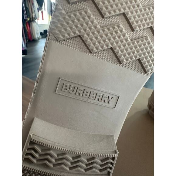 NIB Burberry Rubber Boot EU Size 41 US Size 11 - Picture 10 of 13